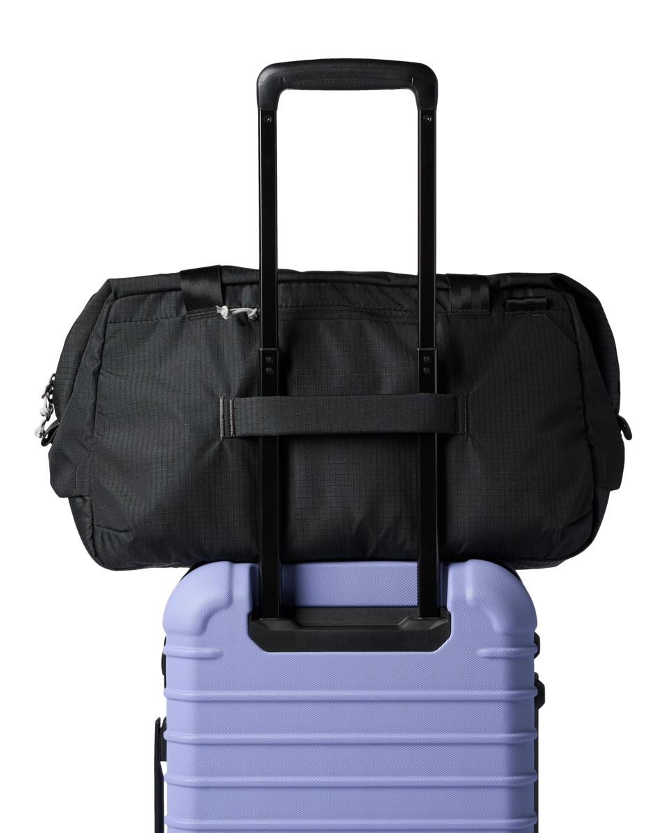 Viaje 35L Travel Duffel, Cotopaxi Black
